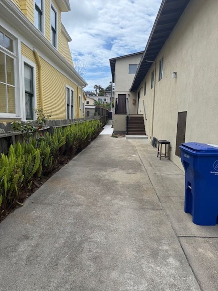 544 Van Buren St - Photo 2 of 18