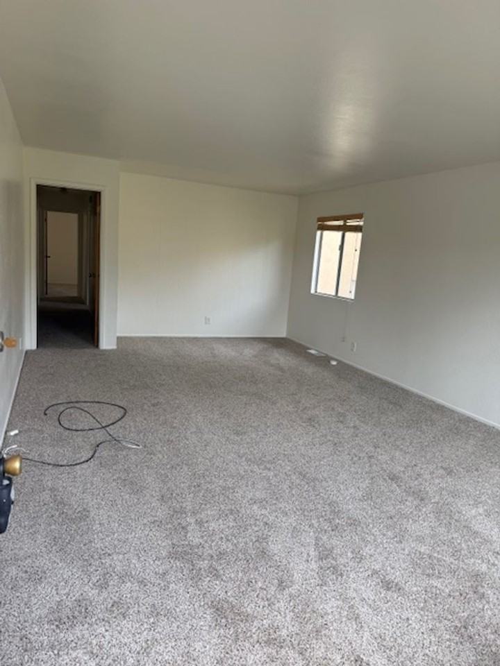 544 Van Buren St - Photo 3 of 18