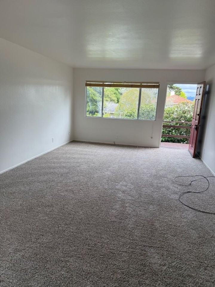 544 Van Buren St - Photo 4 of 18