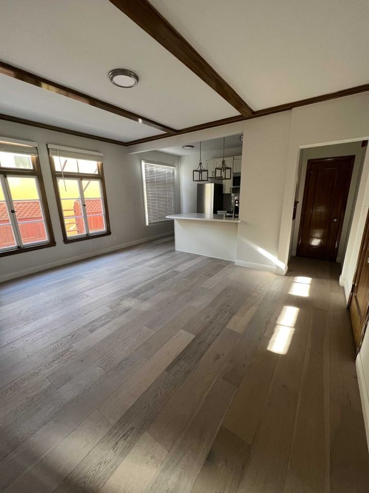 633 Alma Ave #04 - Photo 3 of 6