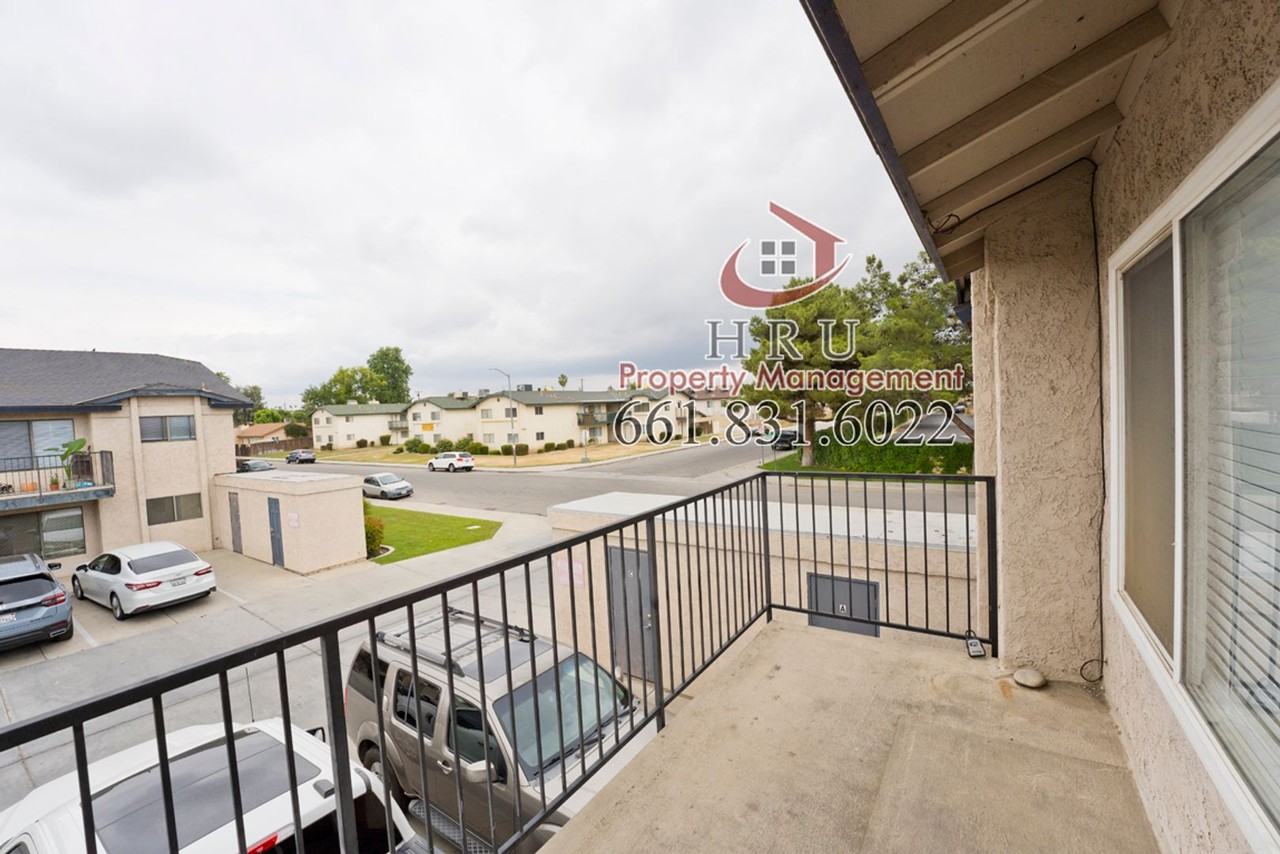 6401 Castleford St - Photo 2 of 17