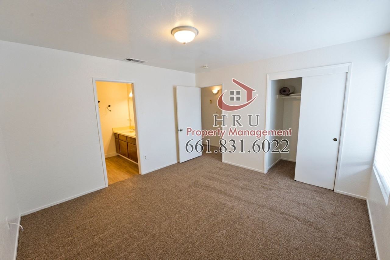 6401 Castleford St - Photo 4 of 17