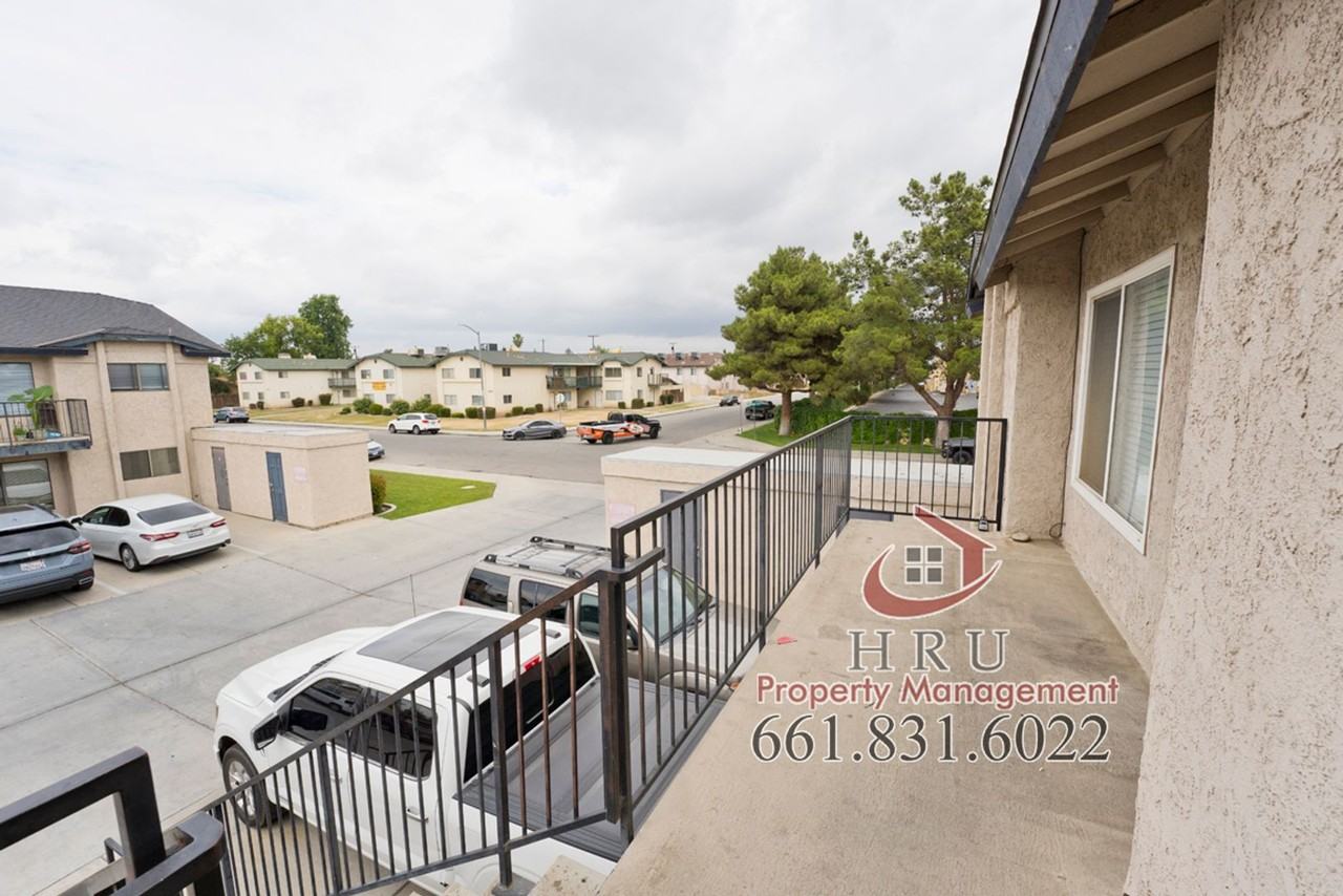 6401 Castleford St - Photo 6 of 17