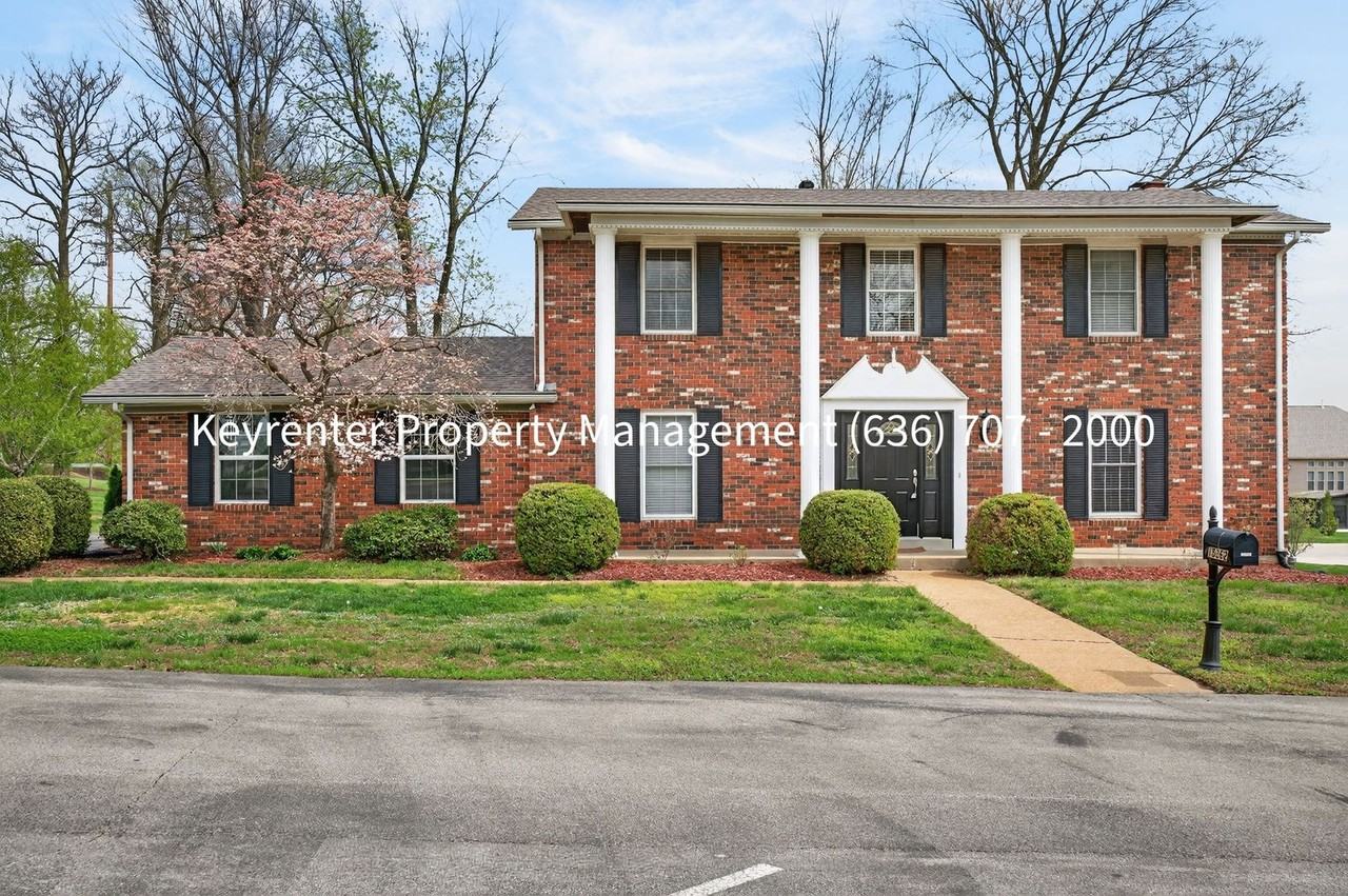 15362 Olive Blvd - Photo 3 of 39