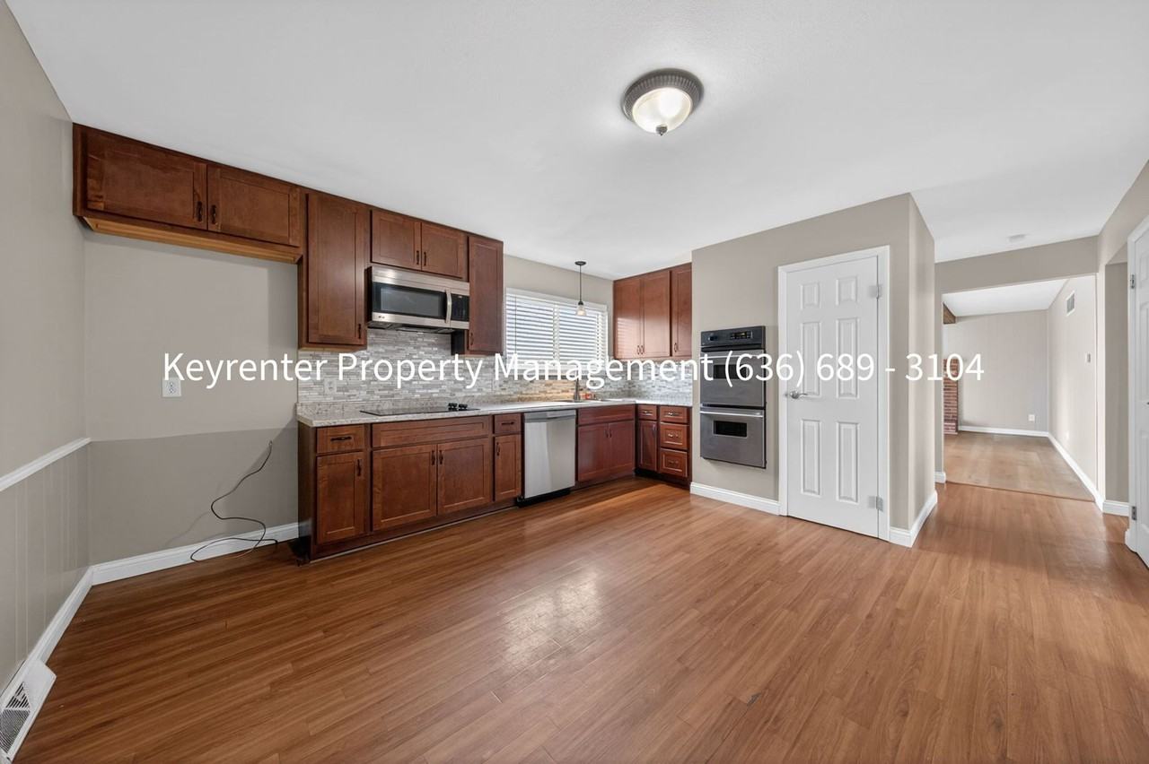 15362 Olive Blvd - Photo 7 of 39