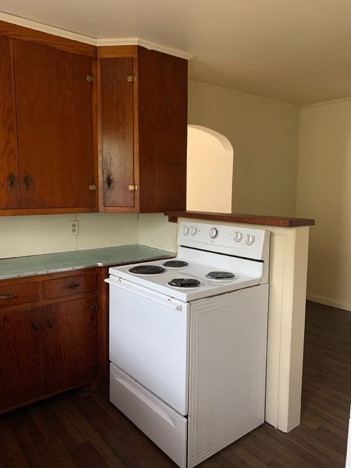 1209 W Matthews Ave - Photo 5 of 16