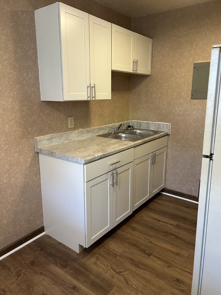 112 Pineview Dr #8 - Photo 4 of 7