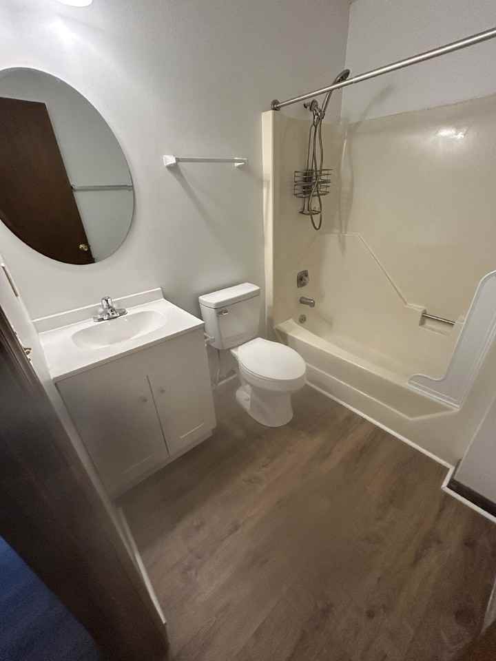 112 Pineview Dr #8 - Photo 5 of 7
