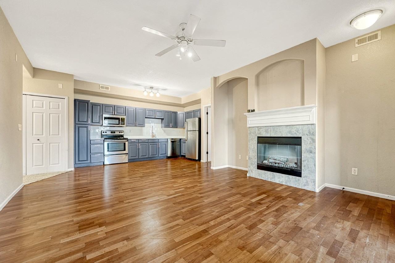 7170 S Wenatchee Way #E - Photo 3 of 23