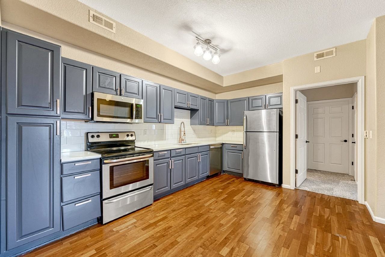 7170 S Wenatchee Way #E - Photo 5 of 23
