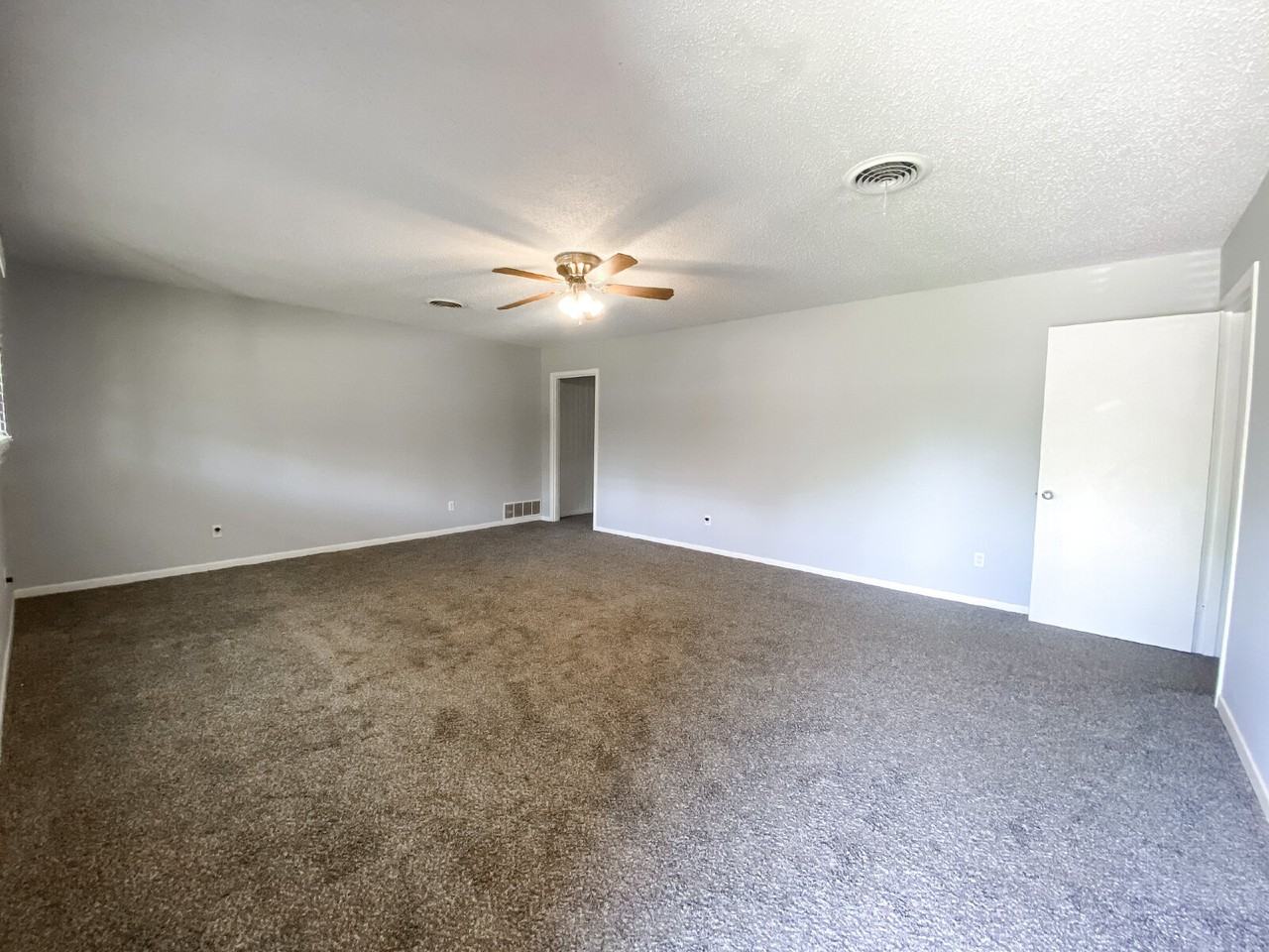 4010 47th St - Photo 4 of 20