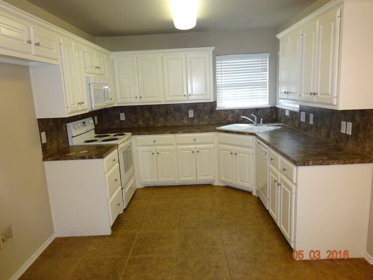 1517 Westminister Ave - Photo 3 of 9