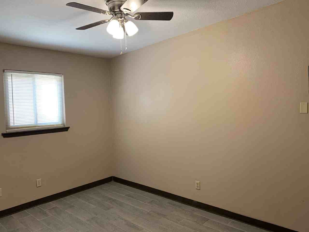 226 Cherry St - Photo 4 of 6