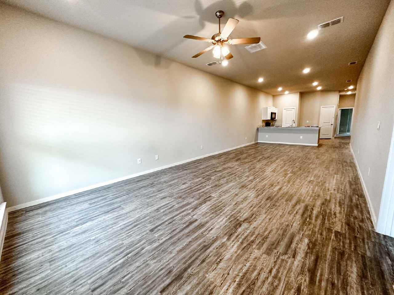 1905 Langford Ave - Photo 5 of 11