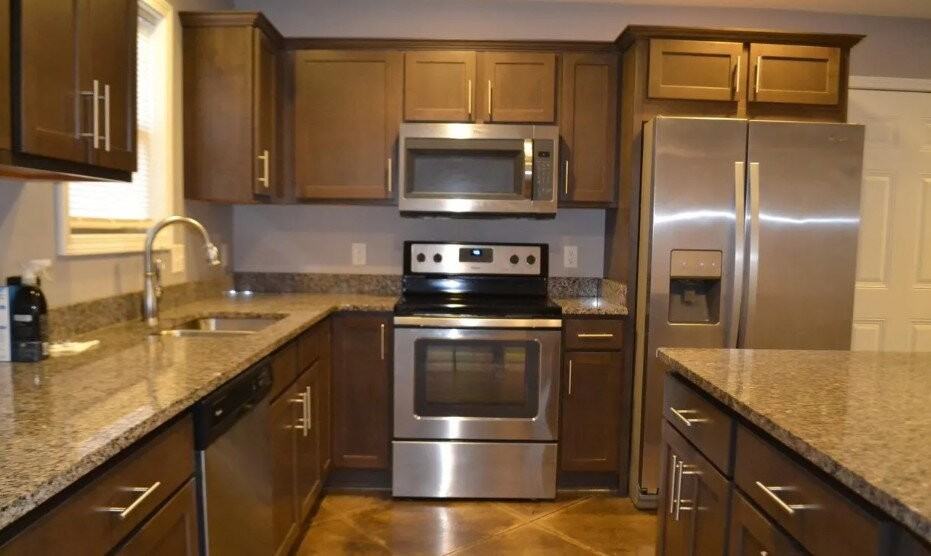 708 Freeman St ## 1 - Photo 2 of 5