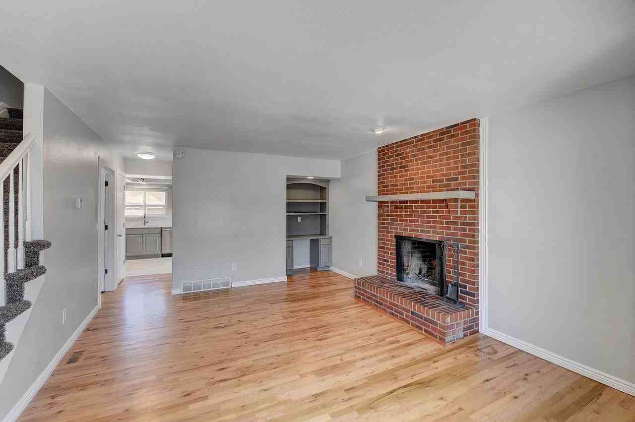 3848 S Inca St - Photo 4 of 19