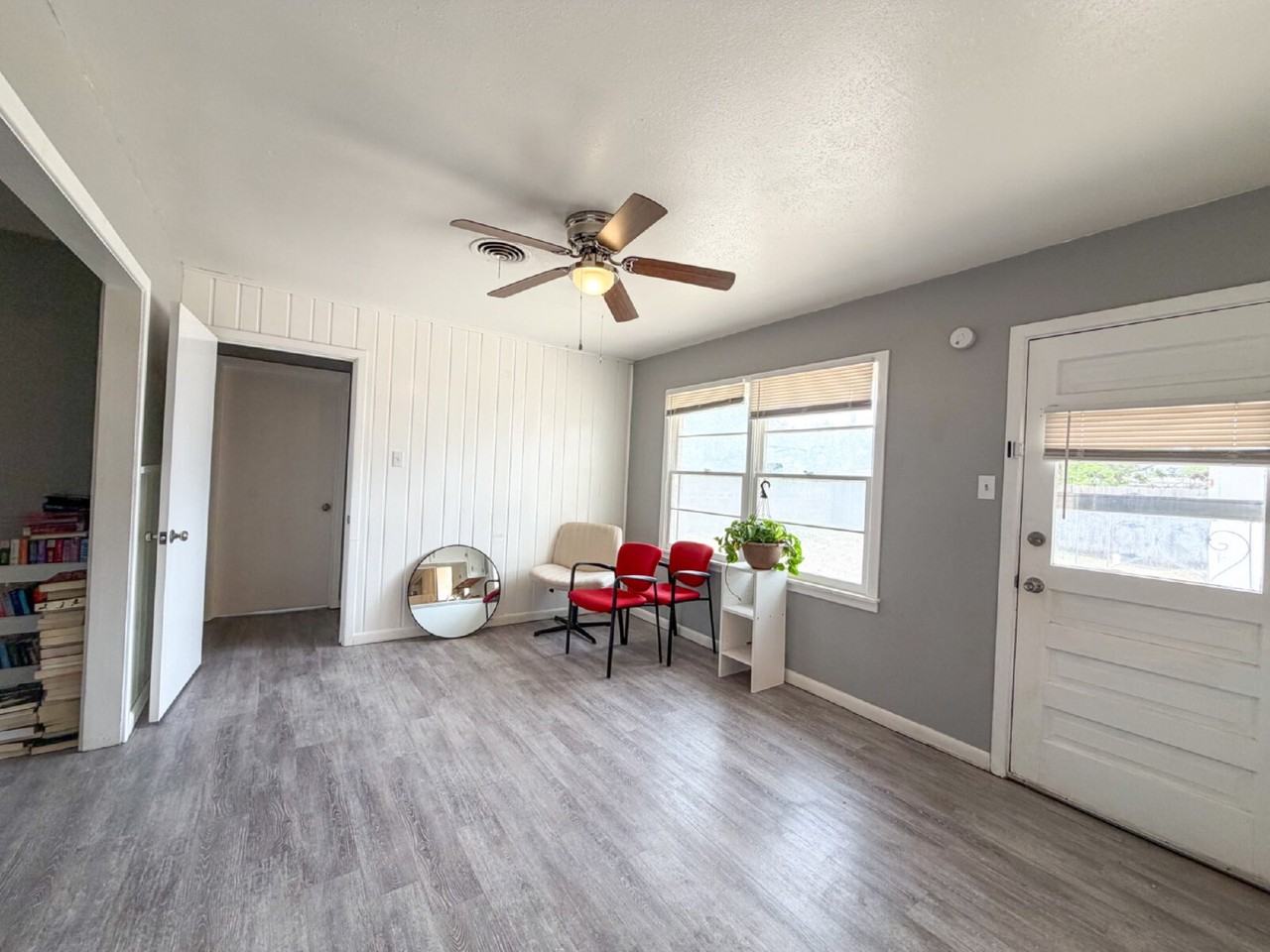 4701 43rd St - Photo 5 of 11