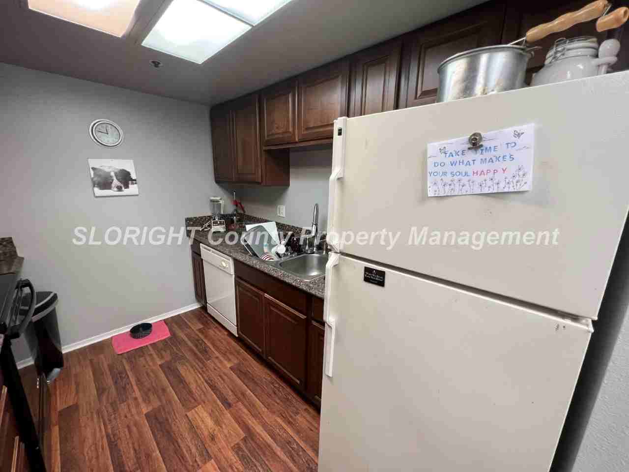1039 Southwood Dr - Photo 5 of 16