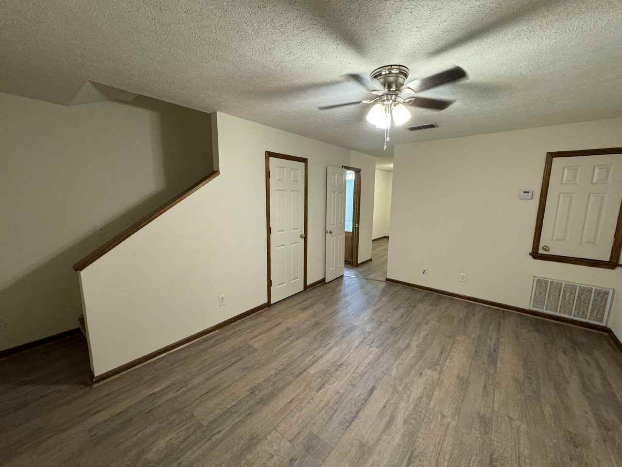 501 S Montgomery St #14 - Photo 4 of 12
