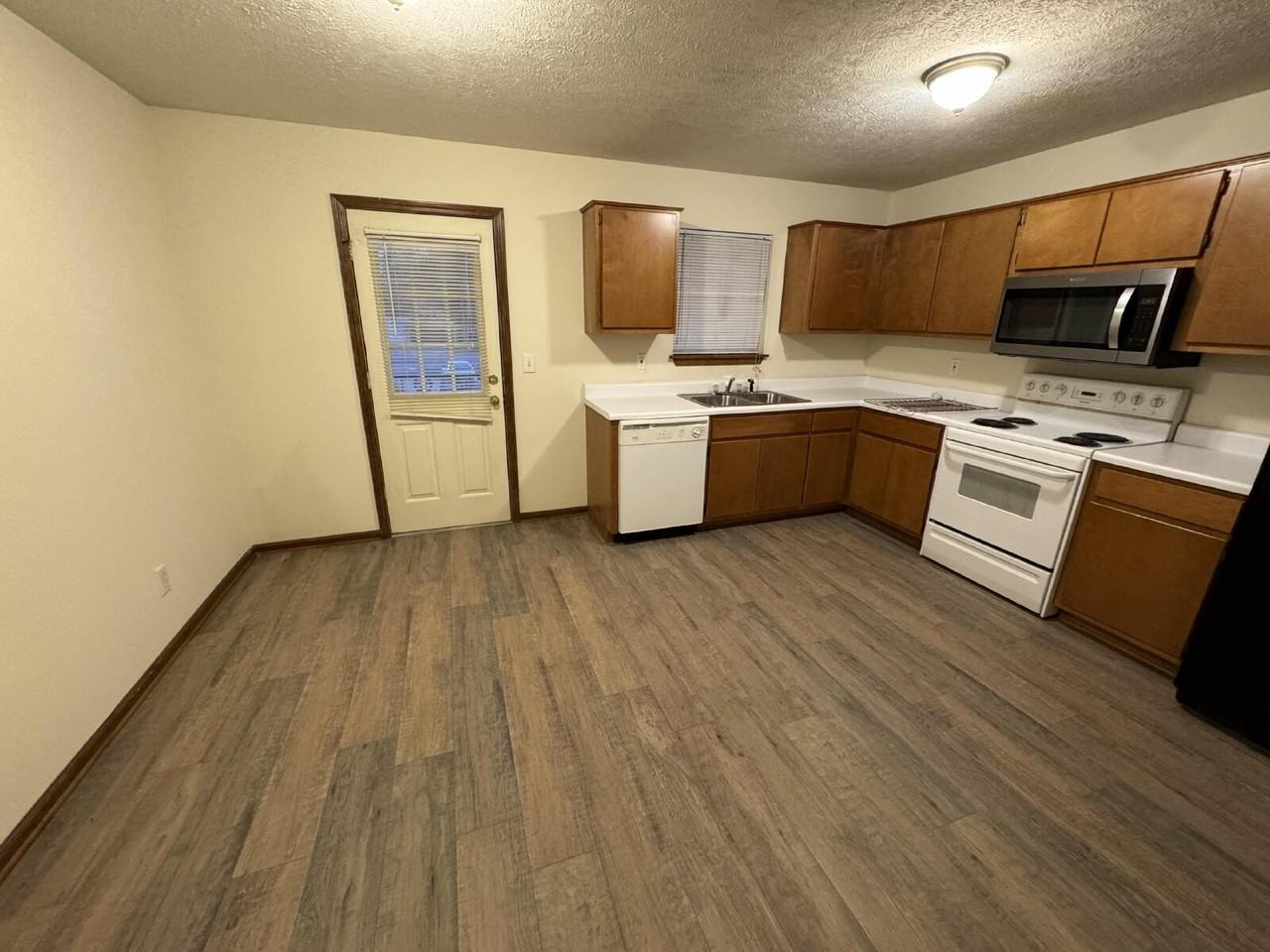 501 S Montgomery St #14 - Photo 5 of 12