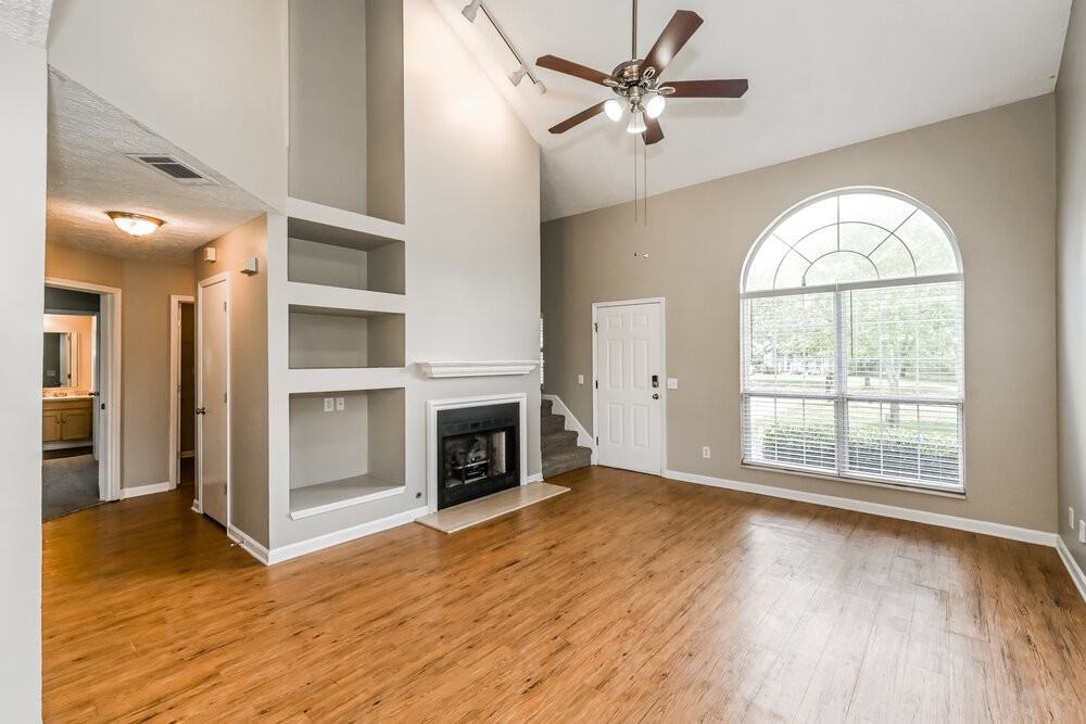 207 Fairfield Dr - Photo 5 of 18