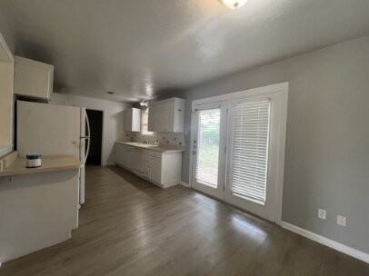 1926 68th St - Photo 4 of 19