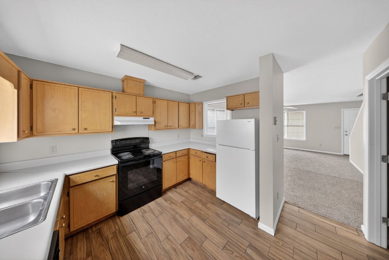 1469 Green St #E2 - Photo 5 of 15