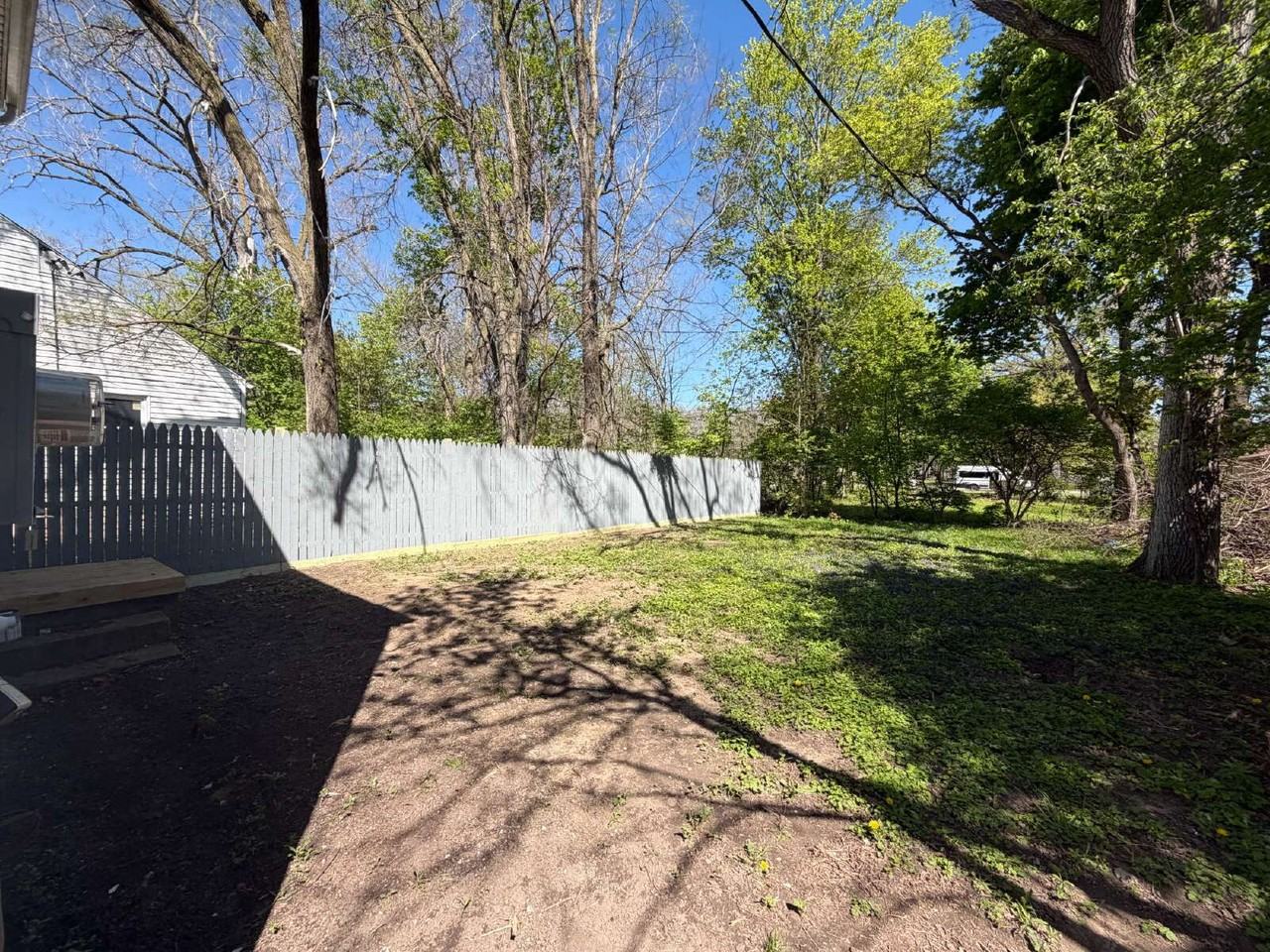 312 W Dewey St - Photo 2 of 20