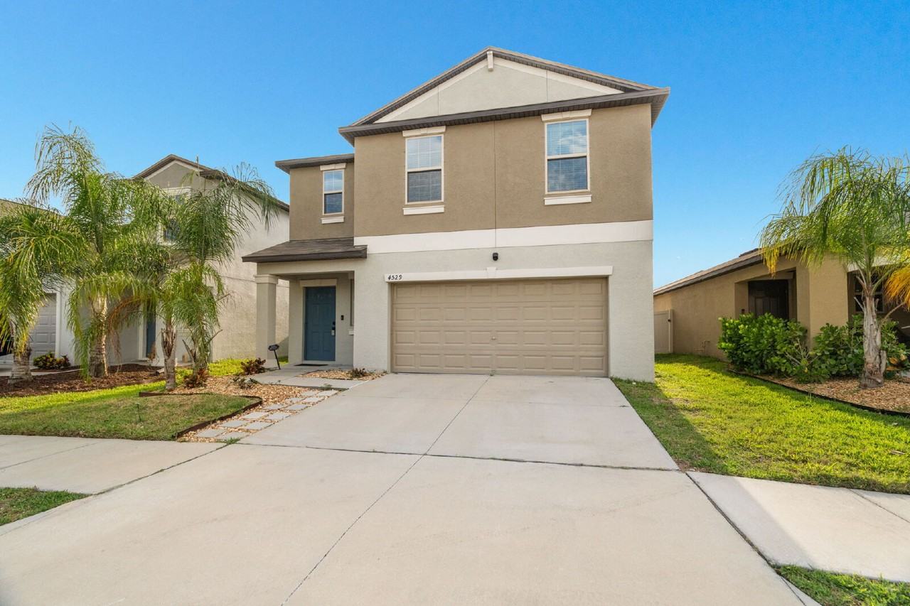 4529 Eternal Prince Dr - Photo 2 of 38