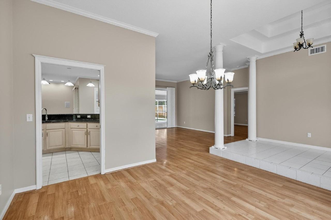 20 Woodford Ln - Photo 7 of 50