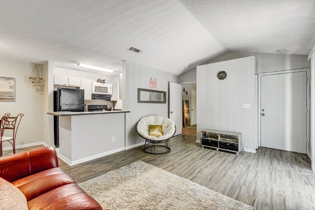 2393 Continental Ave Apt B16 - Photo 4 of 27