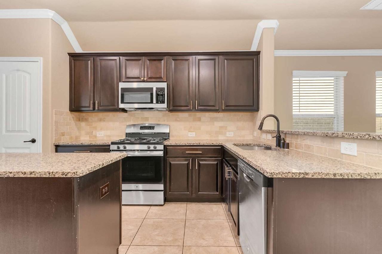 5841 Fir Tree Ln - Photo 4 of 14