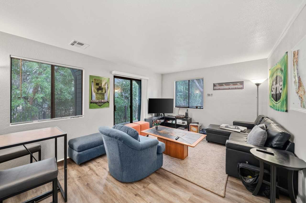 25 Stenner St - Photo 4 of 31