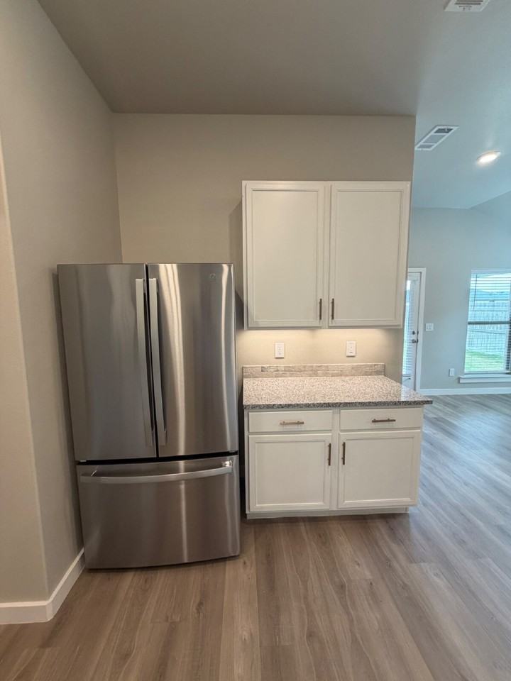 1903 133rd St - Photo 5 of 18