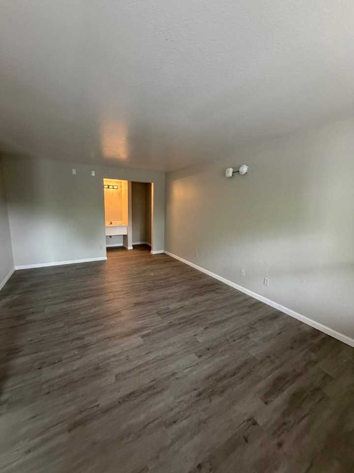 2825 Green Mountain Dr #113 - Photo 3 of 8