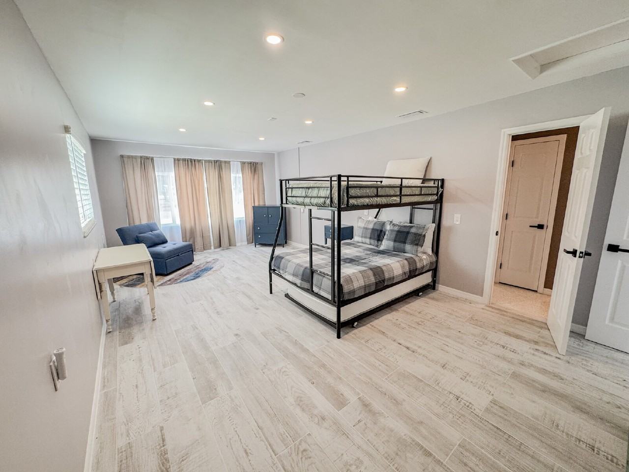 2825 N Beach Rd - Photo 7 of 19