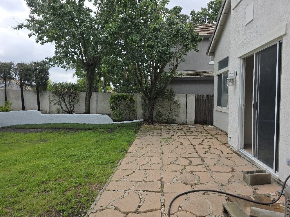 249 Oxburough Dr - Photo 7 of 50