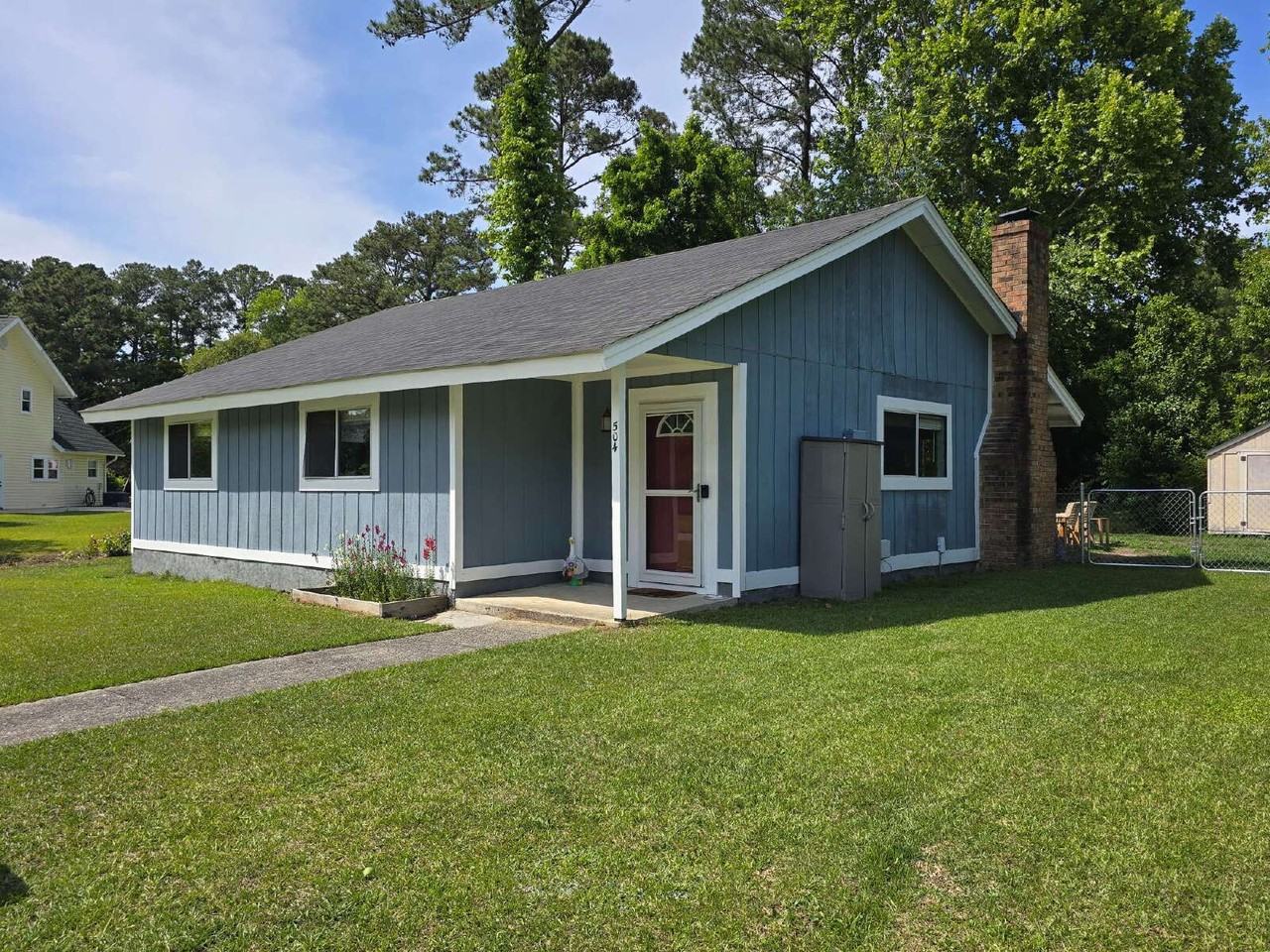 504 Dennis Rd - Photo 3 of 20