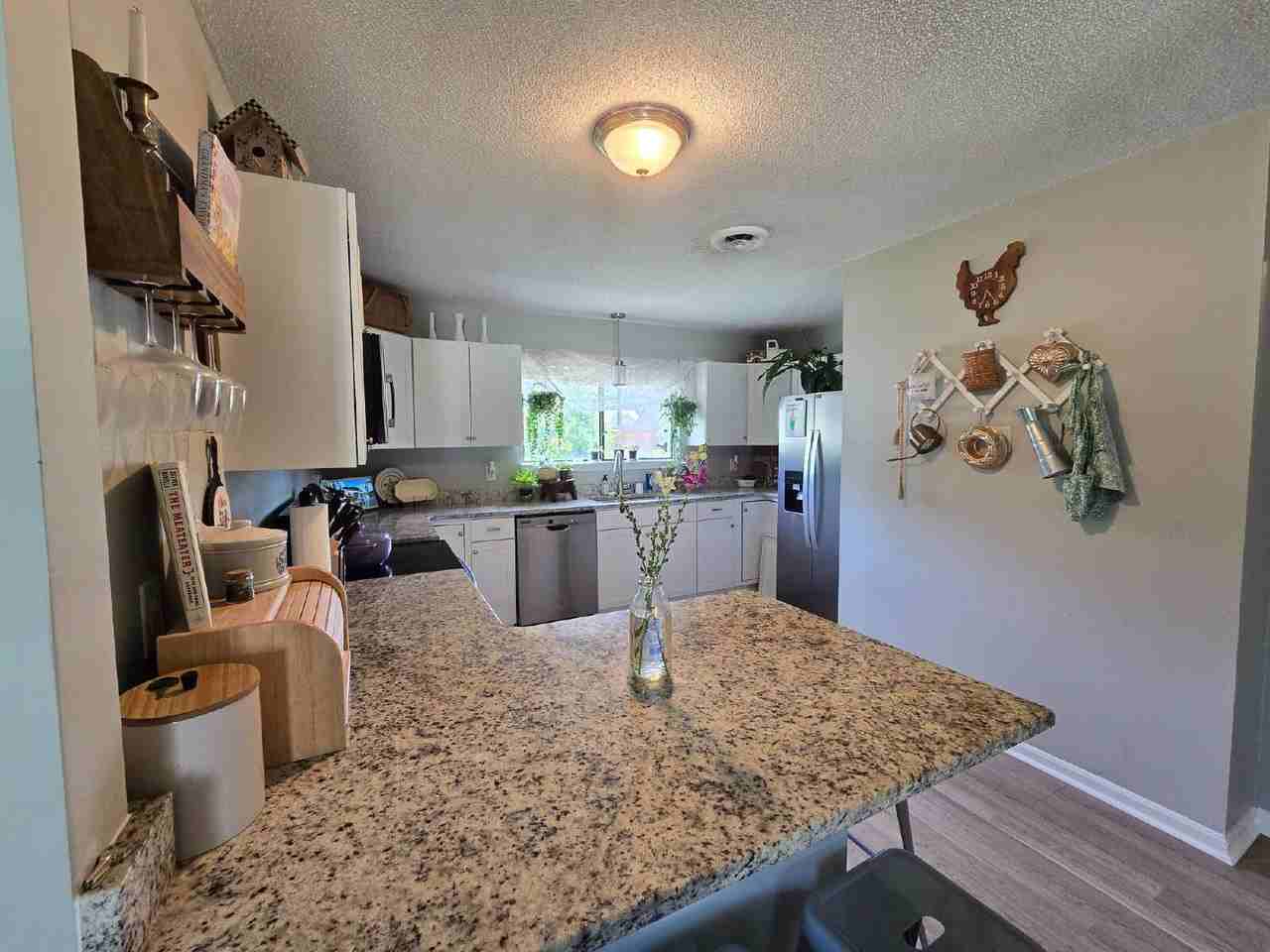 504 Dennis Rd - Photo 7 of 20