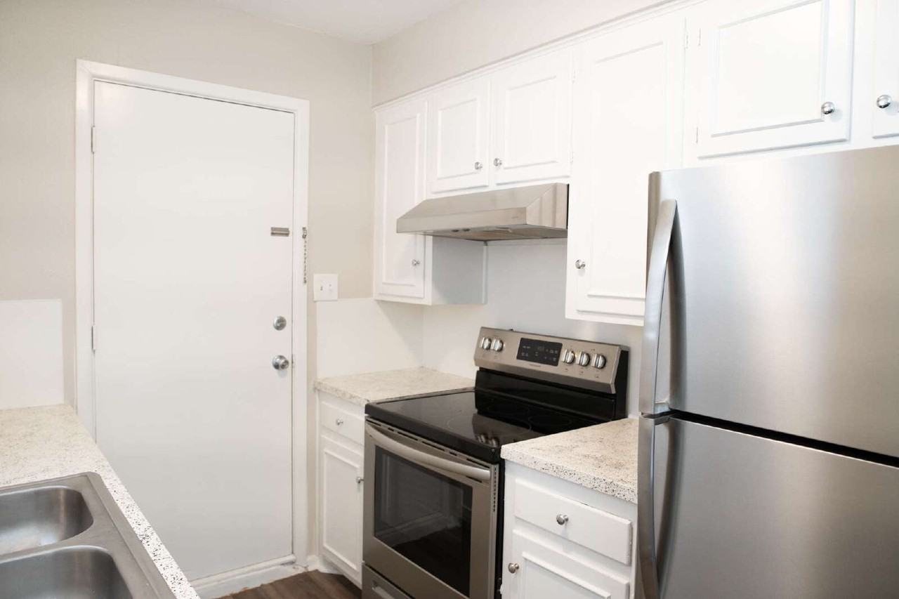 5522 13th St - Photo 5 of 11