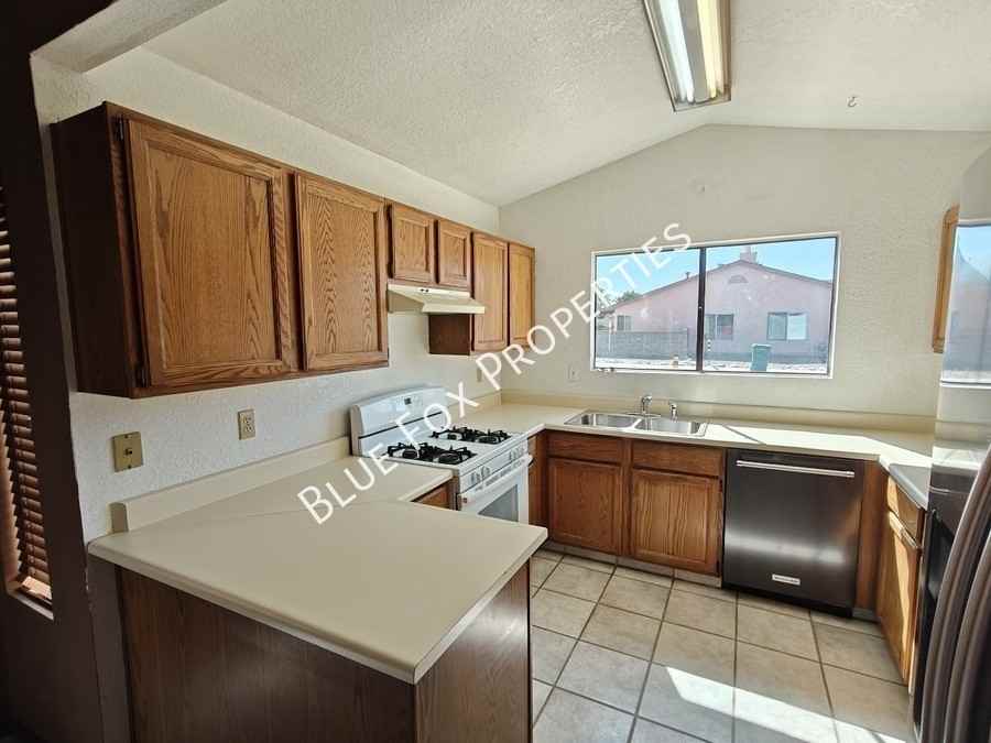 9073 N Tiger Eye Way - Photo 3 of 30