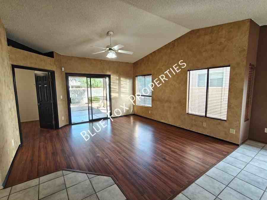 9073 N Tiger Eye Way - Photo 4 of 30