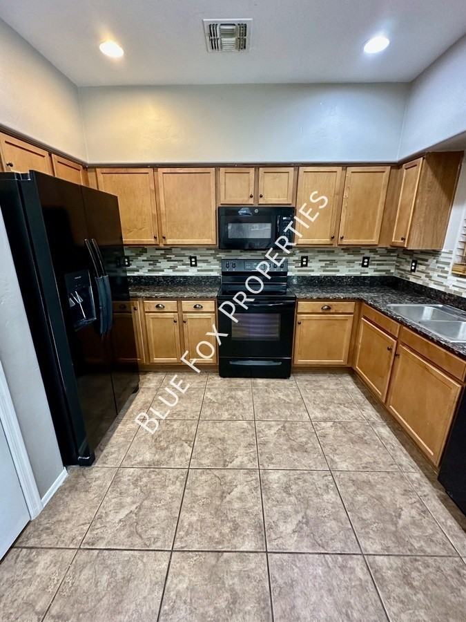250 E Calle Puente Azul - Photo 2 of 23