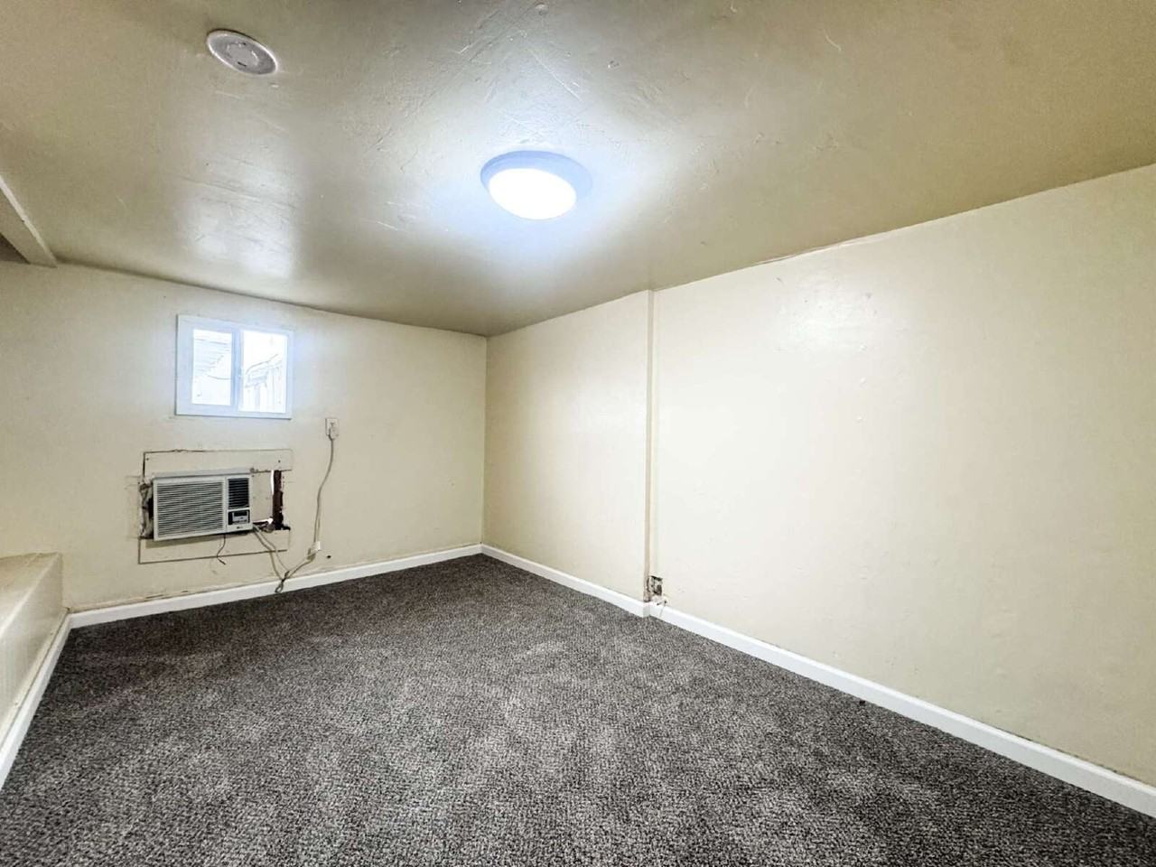 143 S 4th Ave - Photo 3 of 9