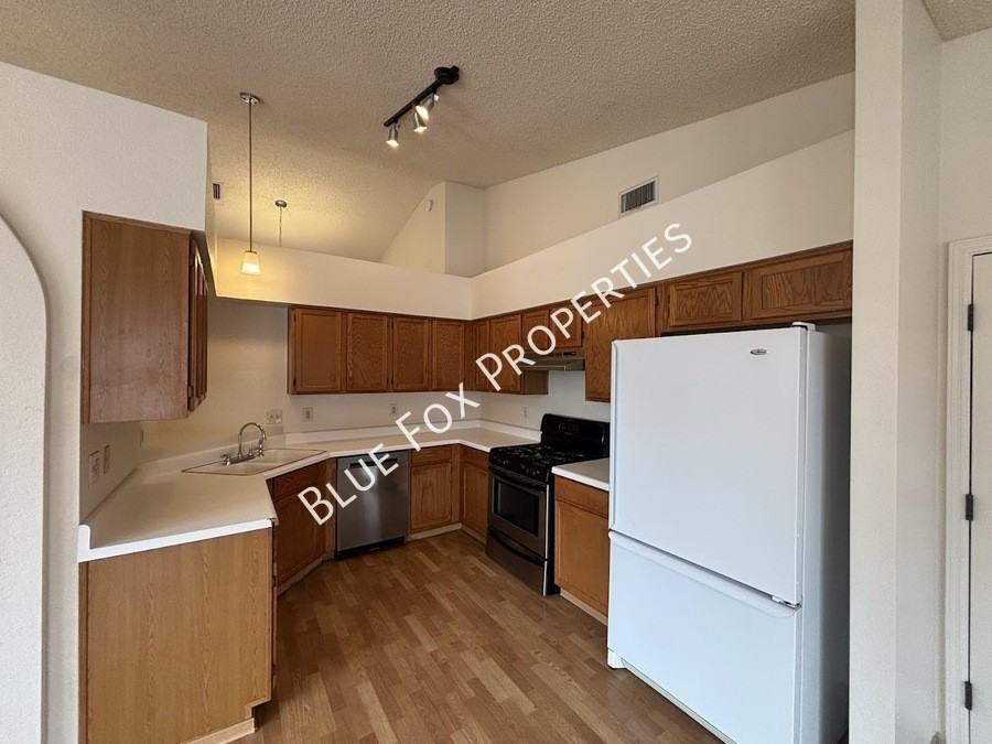 9913 N Woodstone Trl - Photo 2 of 22