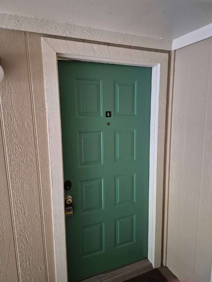 6018 Laketree Ln #B - Photo 4 of 25