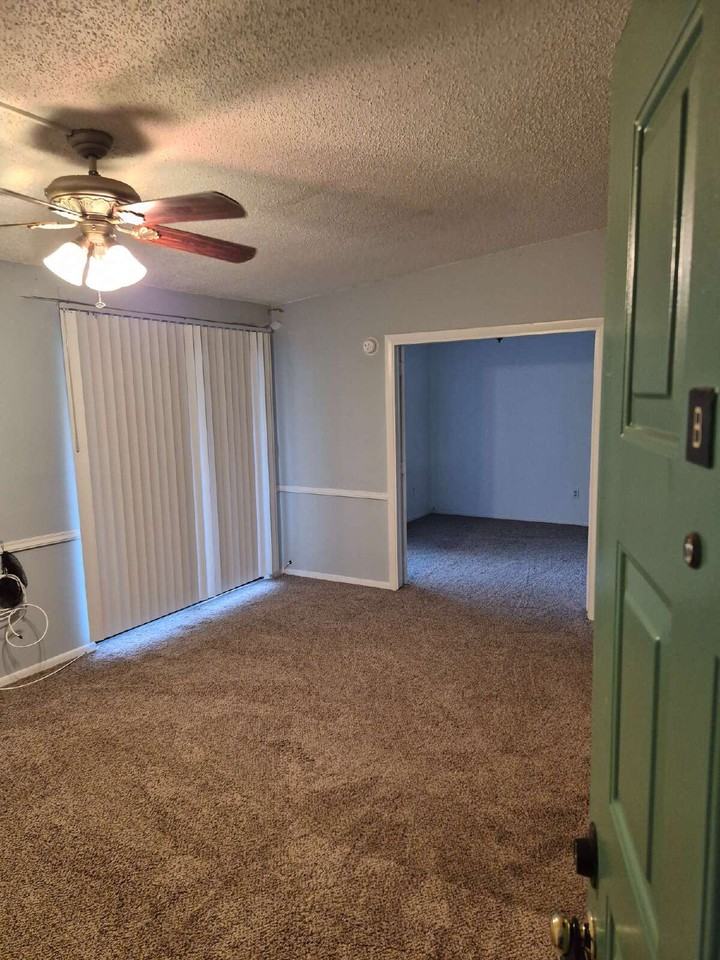 6018 Laketree Ln #B - Photo 5 of 25