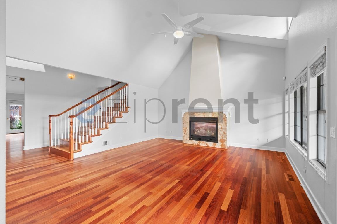 1025 5th St E - Photo 4 of 50