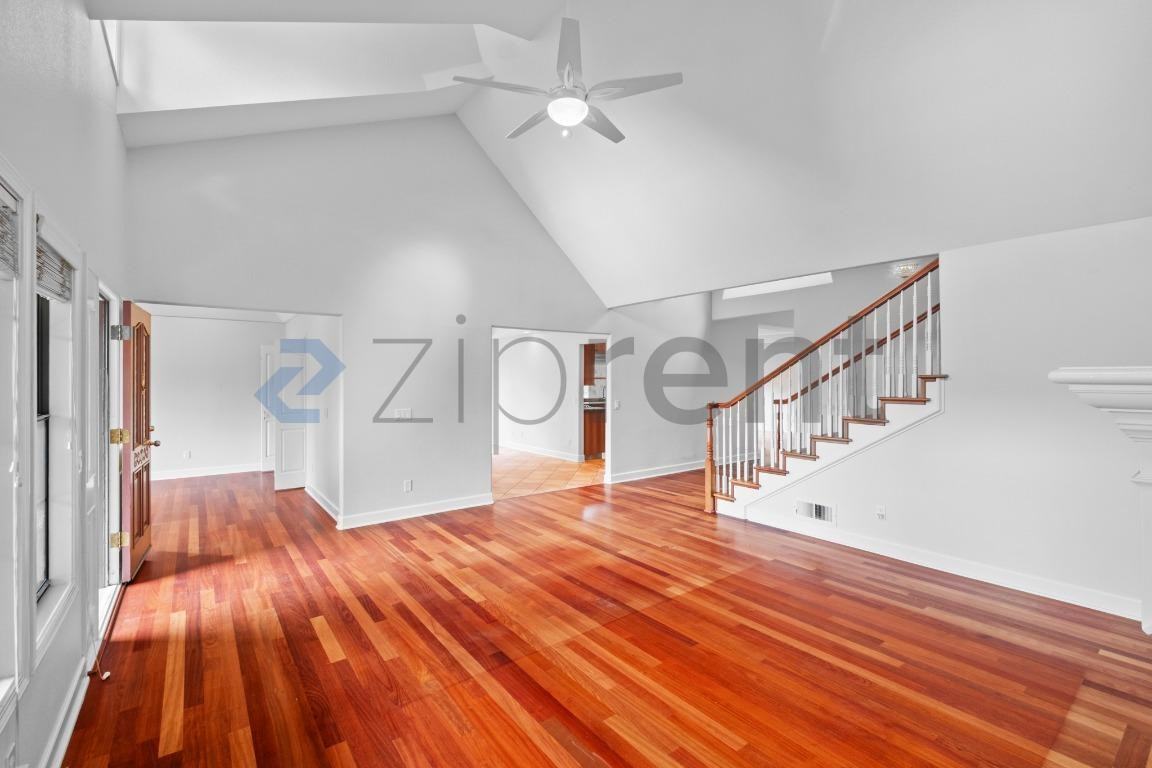 1025 5th St E - Photo 5 of 50
