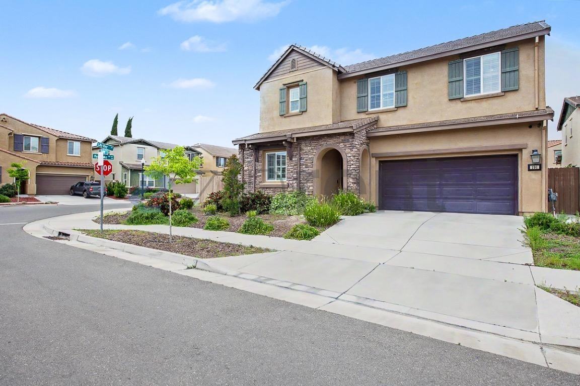 101 Lily Bay Cir - Photo 2 of 49